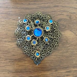 Vintage brooch🧿